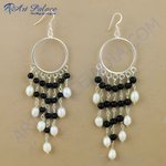 Load image into Gallery viewer, 925 silver chandelier earrings with white pearl and black onyx beads