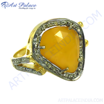 将图像加载到图库查看器中, gold plating ring with a yellow pear-shaped gemstone and diamond accents, elegant women's jewelry.