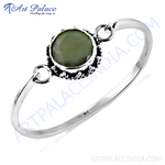 将图像加载到图库查看器中, 925 sterling silver bangle bracelet with a round green gemstone. Perfect for daily wear.