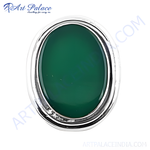 Load image into Gallery viewer, Sterling silver oval ring with a vibrant green onyx gemstone.