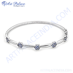 将图像加载到图库查看器中, Sterling silver bracelet featuring multiple blue gemstones set in a minimalist design