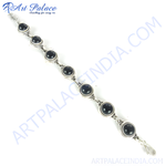 将图像加载到图库查看器中, Sterling silver chain bracelet with round black onyx gemstones, perfect for any occasion.