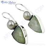 Load image into Gallery viewer, 925 sterling silver drop earrings featuring a pearl and a green gemstone, elegant design.