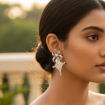 将图像加载到图库查看器中, 银色蝴蝶结耳钉,镶嵌立方氧化锆 | 女士珠宝