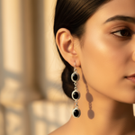 Load image into Gallery viewer, Pendientes colgantes de ónix negro en plata de ley 925 para mujer