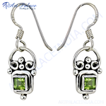 Load image into Gallery viewer, 925 sterling silver drop earrings with square-cut peridot gemstones, featuring a vibrant green color.