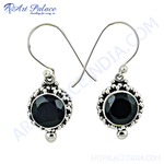 将图像加载到图库查看器中, Sterling silver dangle earrings with round black onyx gemstone. Elegant design for women.