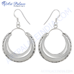 将图像加载到图库查看器中, Sterling silver hoop earrings, a classic and elegant design, perfect for any occasion.