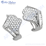 将图像加载到图库查看器中, Silver stud earrings with round and baguette-cut cubic zirconia stones. A beautiful and elegant design.