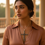 Load image into Gallery viewer, Colgante de cruz de plata de ley 925 con cuarzo ahumado | Joyería para mujer