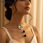 Load image into Gallery viewer, Broche de flor de plata con piedras de ónix negro | Joyería para mujer