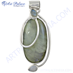 Load image into Gallery viewer, 925 sterling silver labradorite pendant, featuring a large oval-shaped iridescent gemstone, a beautiful piece of gemstone jewelry for women.