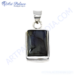 Load image into Gallery viewer, 925 sterling silver labradorite pendant with a rectangular labradorite gemstone, showing blue and gray colors.