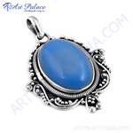 Load image into Gallery viewer, 925 sterling silver pendant with a vibrant blue gemstone center, perfect for gifting