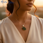 Load image into Gallery viewer, Collar con colgante de moldavita de plata | Joyería con piedras preciosas verdes