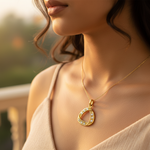 将图像加载到图库查看器中, 镶嵌白色宝石的金色水滴形吊坠 | 日常佩戴首饰