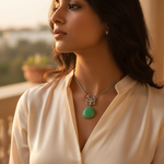 Load image into Gallery viewer, Colgante geométrico de plata con piedra verde | Joyería de moda para mujer