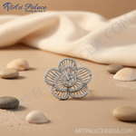 Load image into Gallery viewer, Broche de flor de plata para mujer | Joyería con detalles de diamantes