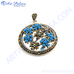 Load image into Gallery viewer, 925 sterling silver pendant with blue turquoise gemstones. Round openwork design for women.
