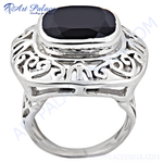 将图像加载到图库查看器中, Sterling silver ring with a large black onyx gemstone. A statement piece.