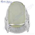 将图像加载到图库查看器中, Sterling silver ring with a large, oval-shaped pale green gemstone. Modern design for women.