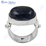 将图像加载到图库查看器中, Sterling silver ring featuring a large, oval-shaped blue gemstone. A stylish ring for women.