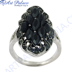 Load image into Gallery viewer, Silver cocktail ring with black onyx gemstones. Elegant black gemstone jewelry for women.