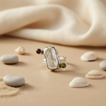 Load image into Gallery viewer, Anillo de plata con perla, granate y peridoto para mujer | Joyería con estilo