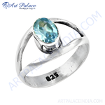 Load image into Gallery viewer, 925 sterling silver ring with oval-cut blue topaz gemstone. Silver and blue gemstone jewelry.