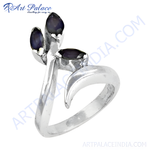 Load image into Gallery viewer, Sterling silver ring with three blue gemstones. A modern and elegant design.