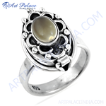 将图像加载到图库查看器中, Sterling silver ring with a grey mother of pearl stone, intricate design.