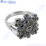 Load image into Gallery viewer, 925 sterling silver marcasite ring with square stone design, elegant and stylish