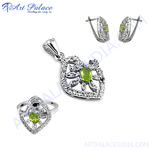 将图像加载到图库查看器中, Sterling silver peridot jewelry set: pendant, earrings, and ring with green gemstones.