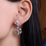 Load image into Gallery viewer, Pendientes de plata con flores y diamantes para mujer | Pendientes colgantes