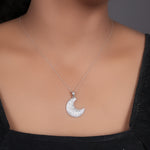 Load image into Gallery viewer, Collar de luna creciente con circonita cúbica en plata 925 para mujer