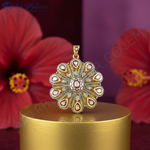 Load image into Gallery viewer, Collar con colgante floral de diamantes | Acabado en oro amarillo | Regalo para mujer
