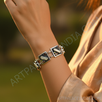 Load image into Gallery viewer, Pulsera de plata con piedras preciosas para mujer | Joyería llamativa
