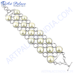 Load image into Gallery viewer, Silver chain bracelet with round white pearls, a classic and elegant design
