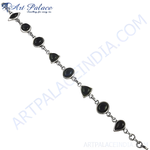 将图像加载到图库查看器中， Sterling silver bracelet featuring black onyx gemstones in various cuts, ideal for women&#39;s fashion and gifting.
