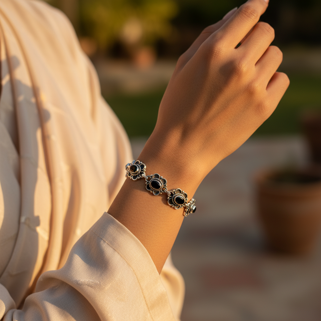 925纯银黑玛瑙手链（女士款）| 花卉设计珠宝