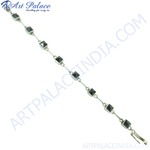 将图像加载到图库查看器中， Sterling silver bracelet featuring black square gemstones, perfect for women&#39;s fashion jewelry.
