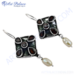 Load image into Gallery viewer, 925 sterling silver dangle earrings with garnet gemstones and pearl drops
