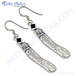 Load image into Gallery viewer, 925 Sterling Silver Dangle Earrings with Freshwater Pearls and Square Garnet Accents
