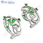 将图像加载到图库查看器中， Silver stud earrings featuring round-cut green emerald gemstones. Dainty and elegant design.
