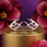 Load image into Gallery viewer, Pendientes de pez plateado con piedra rubí para mujer
