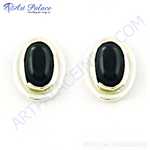 将图像加载到图库查看器中， Sterling silver stud earrings with a black oval-shaped onyx gemstone.
