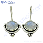 Load image into Gallery viewer, 925 sterling silver dangle earrings featuring a luminous moonstone gemstone, perfect for adding a touch of elegance to any look.
