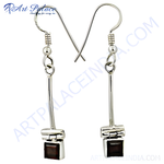 Load image into Gallery viewer, 925 sterling silver dangle earrings with square garnet gemstone drops.
