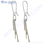 将图像加载到图库查看器中， Elegant silver dangle earrings, showcasing a minimalist and stylish design, perfect for everyday wear and special occasions.
