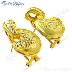 Load image into Gallery viewer, Gold stud earrings with diamonds, elegant and sparkling, perfect for women&#39;s jewelry.
